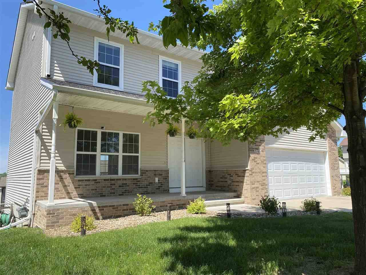 2186 Westminster Cir, Coralville, IA 52241
