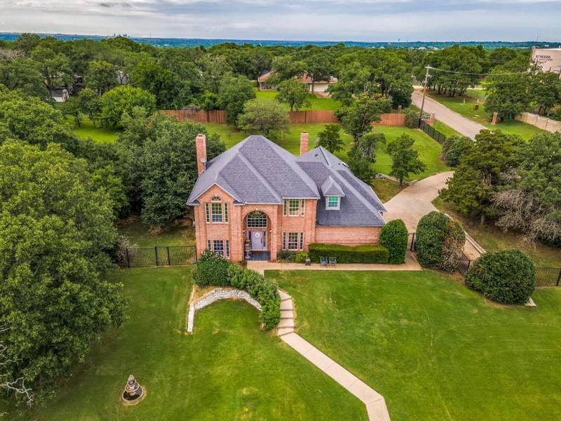 2845 Donnybrook Drive, Burleson, TX 76028