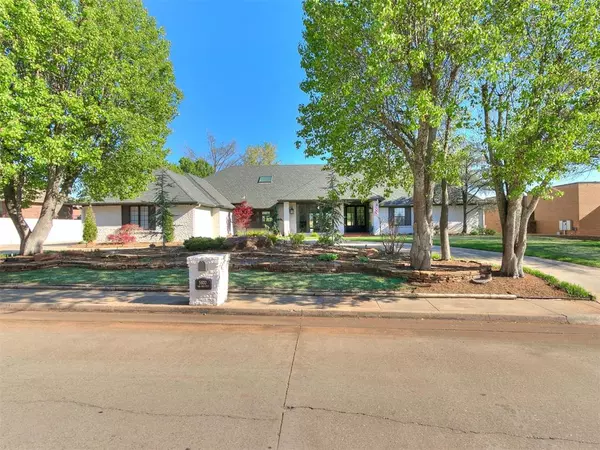 5800 Oak Tree Road, Edmond, OK 73025