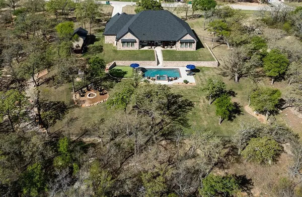 Runaway Bay, TX 76426,208 Shady Oaks Drive