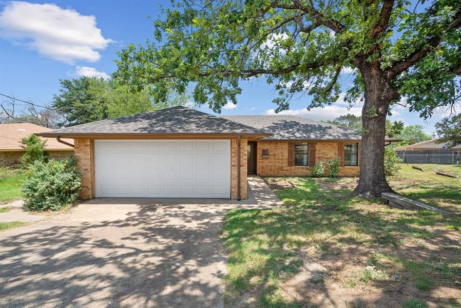 600 Heritage Trail, Granbury, TX 76048