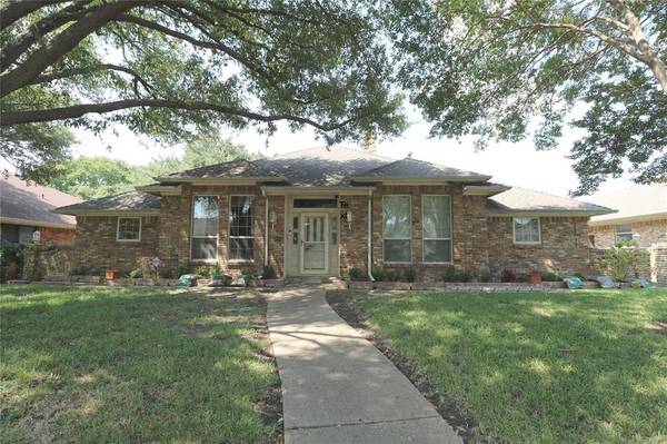 Dallas, TX 75243,9719 Amberley Drive