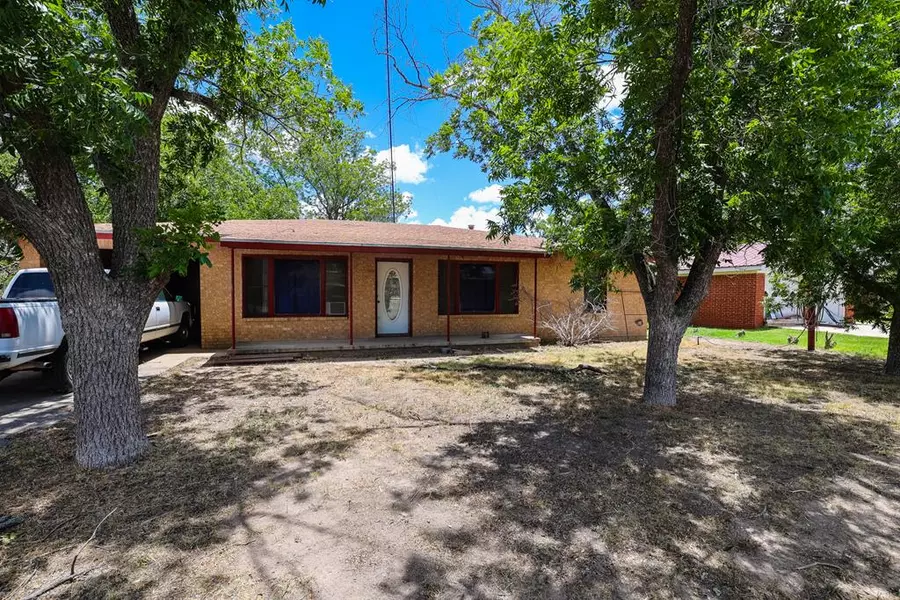 506 N Plaza, Big Lake, TX 76932