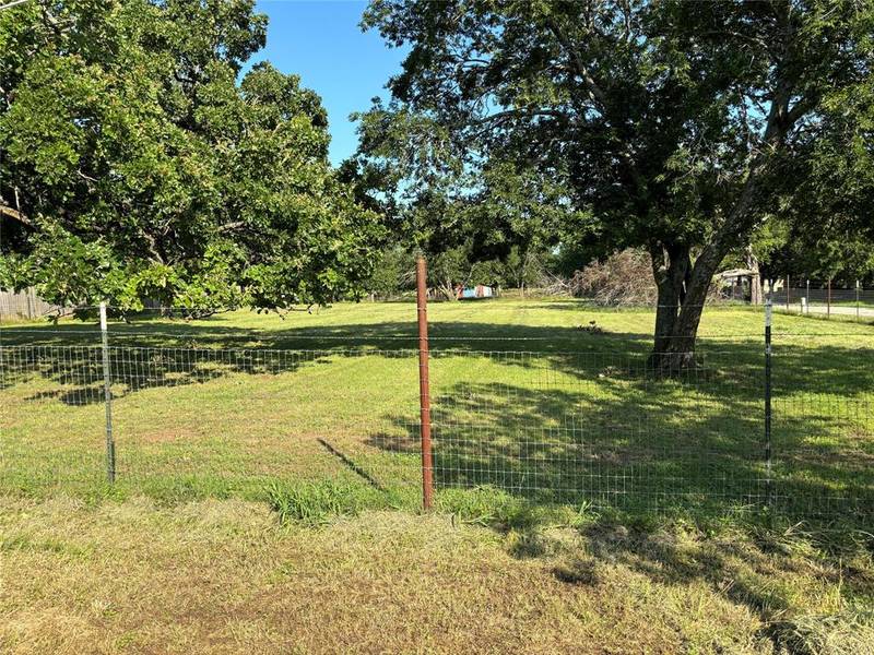 1005 S Fannin Street, Alvarado, TX 76009