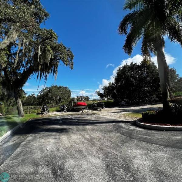 Lake Placid, FL 33852,121 sunset terr  #205