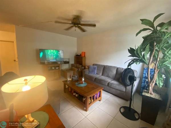 Hollywood, FL 33021,3701 Tyler St  #105