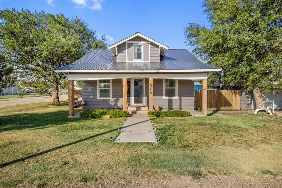 602 S Albright Street, Hooker, OK 73945