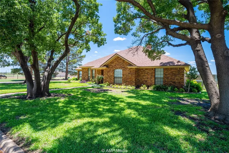 2222 Avenue Q, Anson, TX 79501