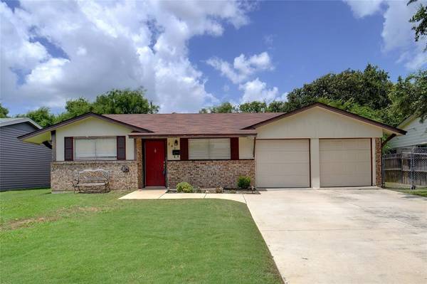 840 Lovers Lane, Grapevine, TX 76051