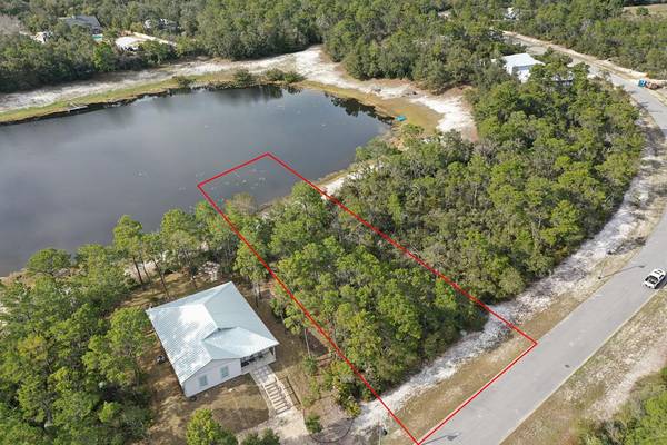 160 Lakes on the Bluff Dr, Eastpoint, FL 32328