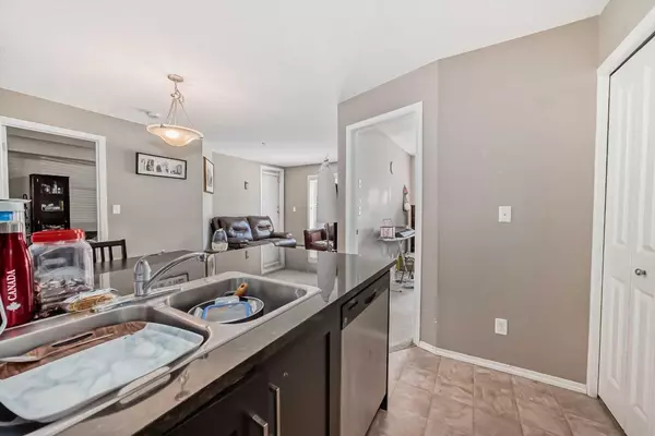 Calgary, AB T2X 2B9,81 Legacy BLVD SE #2105