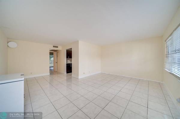 Pembroke Pines, FL 33027,251 SW 132nd Way  #208H