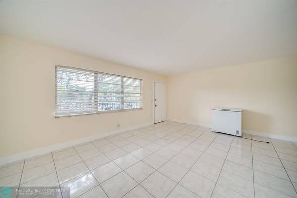 Pembroke Pines, FL 33027,251 SW 132nd Way  #208H