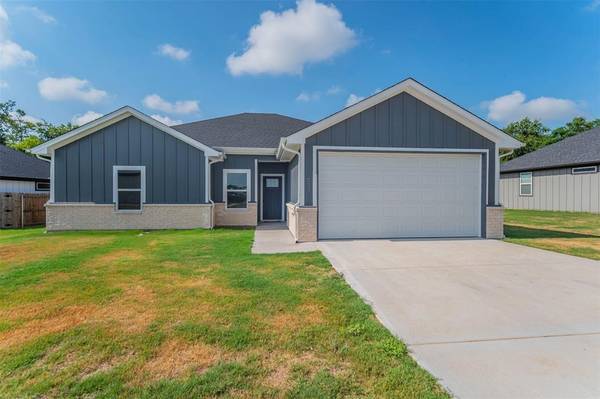 209 W Links Drive,  Godley,  TX 76044