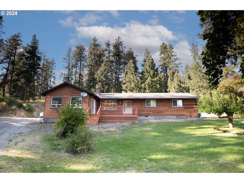 70341 HAEFER LN, Cove, OR 97824