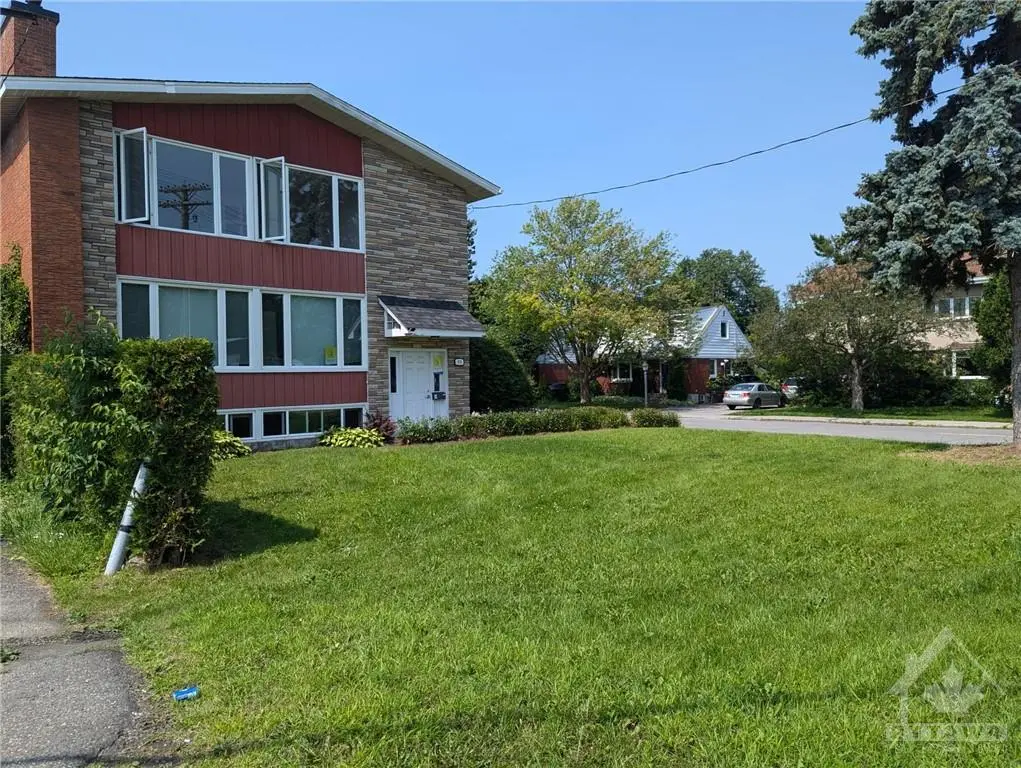 Ottawa, ON K1Z 7V8,978 MERIVALE RD #1
