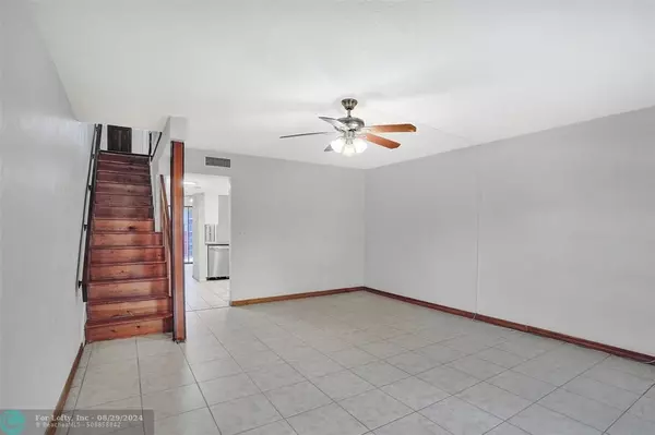 Fort Lauderdale, FL 33314,5279 SW 40th Ave  #16