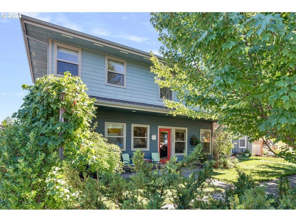 Hood River, OR 97031,1229 29TH ST