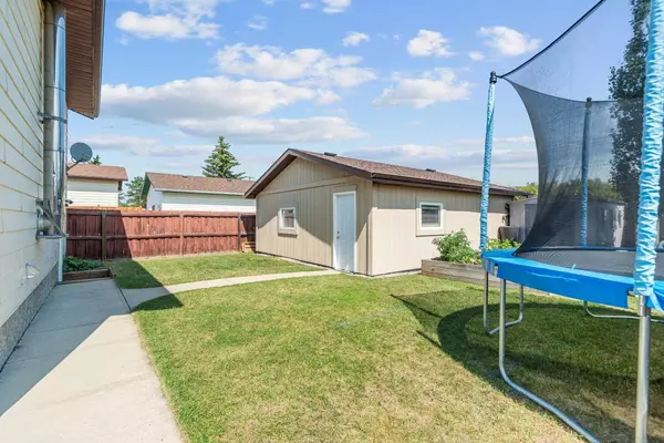 Red Deer, AB T4R 1T2,85 McDougall CRES