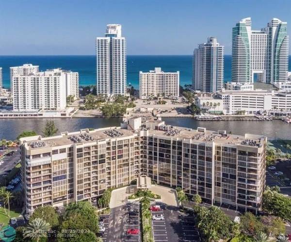 600 Parkview Dr  #531, Hallandale Beach, FL 33009