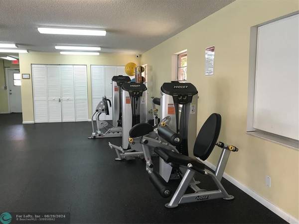 Coral Springs, FL 33065,8850 Royal Palm Blvd  #102-6