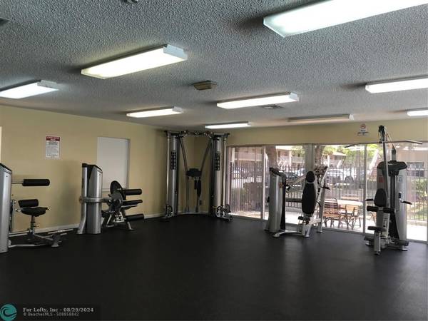 Coral Springs, FL 33065,8850 Royal Palm Blvd  #102-6