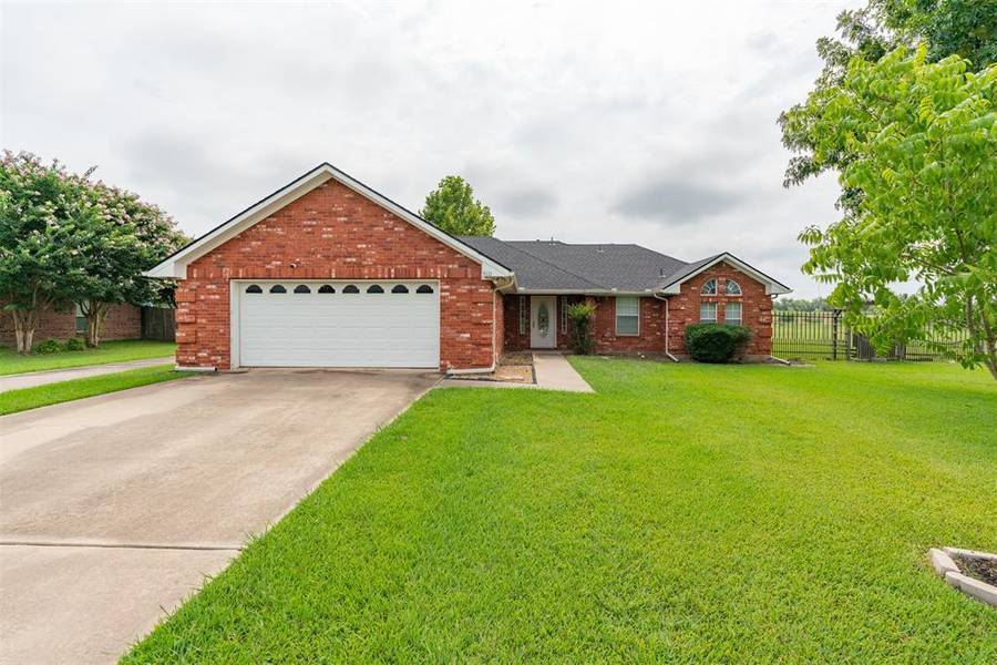 5111 Creek Crossing Drive, Greenville, TX 75402