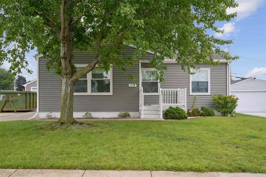 5518 Sharon Ln NW, Cedar Rapids, IA 52405