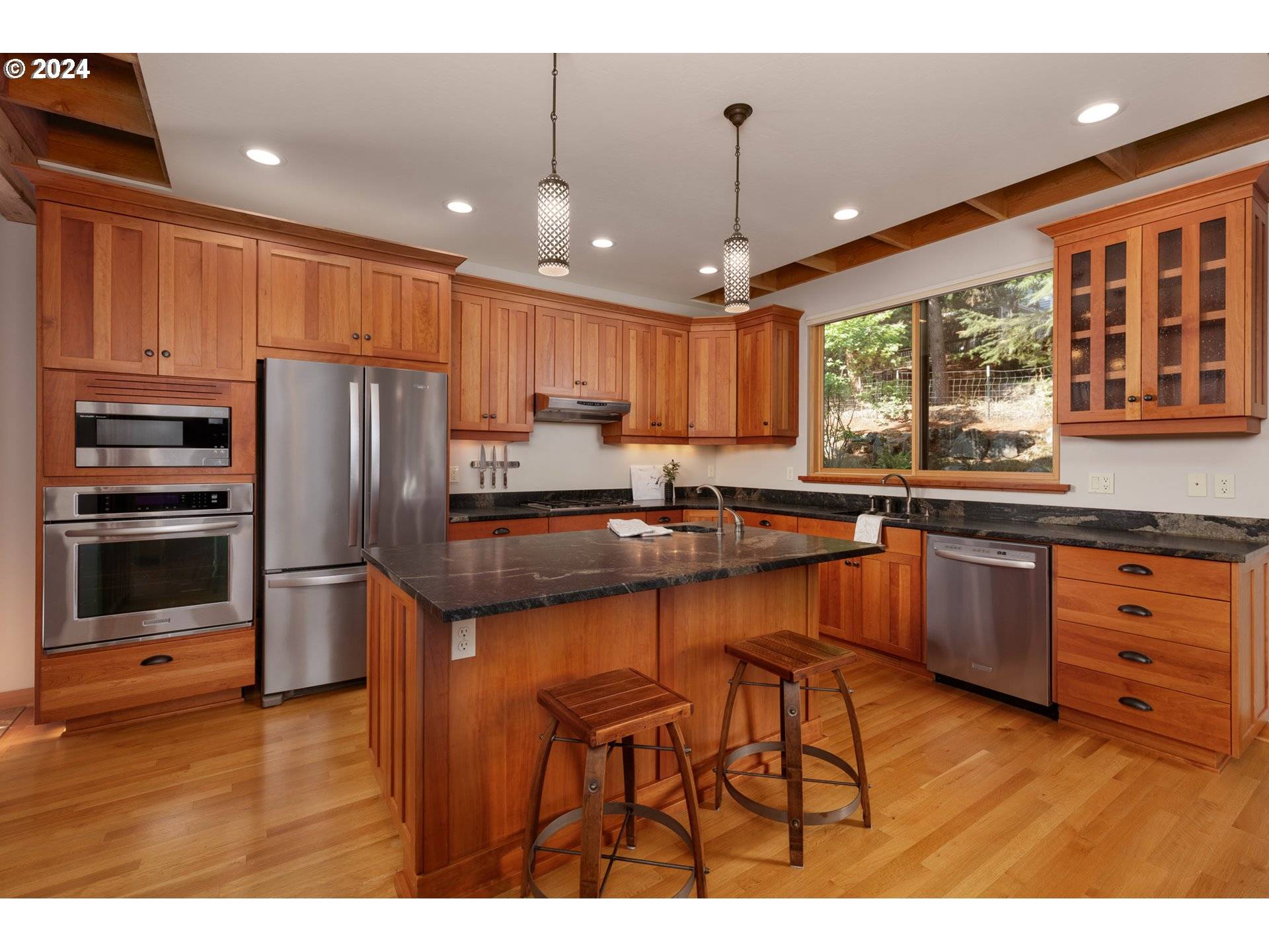 Hood River, OR 97031,914 NINA LN