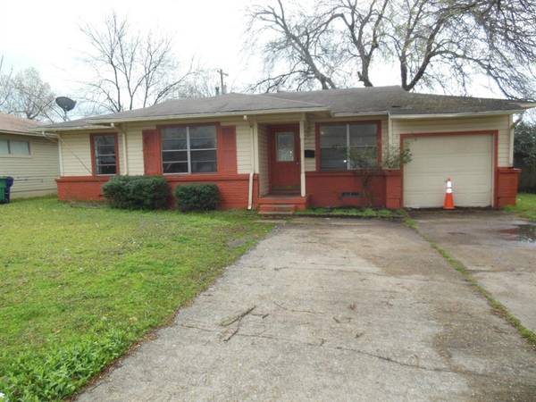 3807 Briscoe Street, Greenville, TX 75401