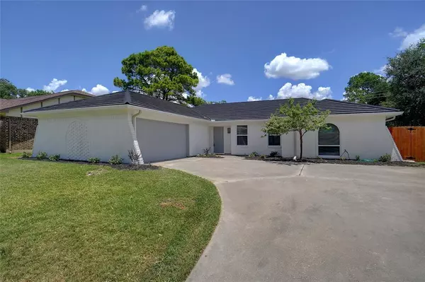 3304 Robinhood Court, Bedford, TX 76021