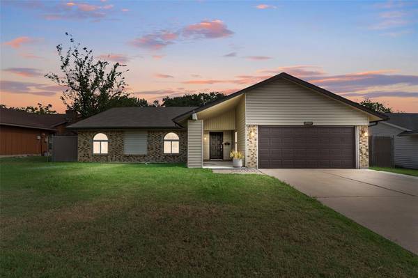 2829 Elk Grove Road, Carrollton, TX 75007