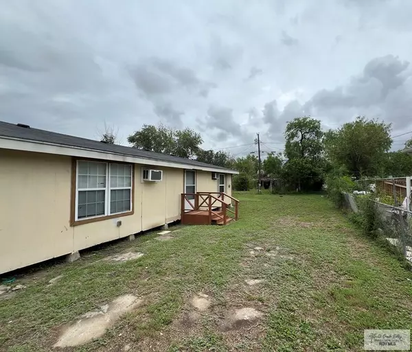 Santa Rosa, TX 78593,302 LA JARA