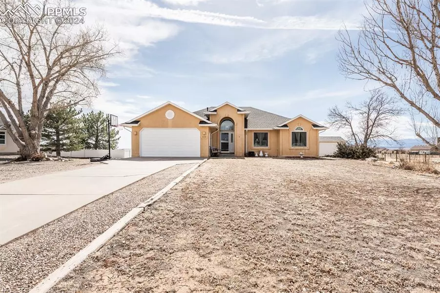 928 W La Grange DR, Pueblo, CO 81007