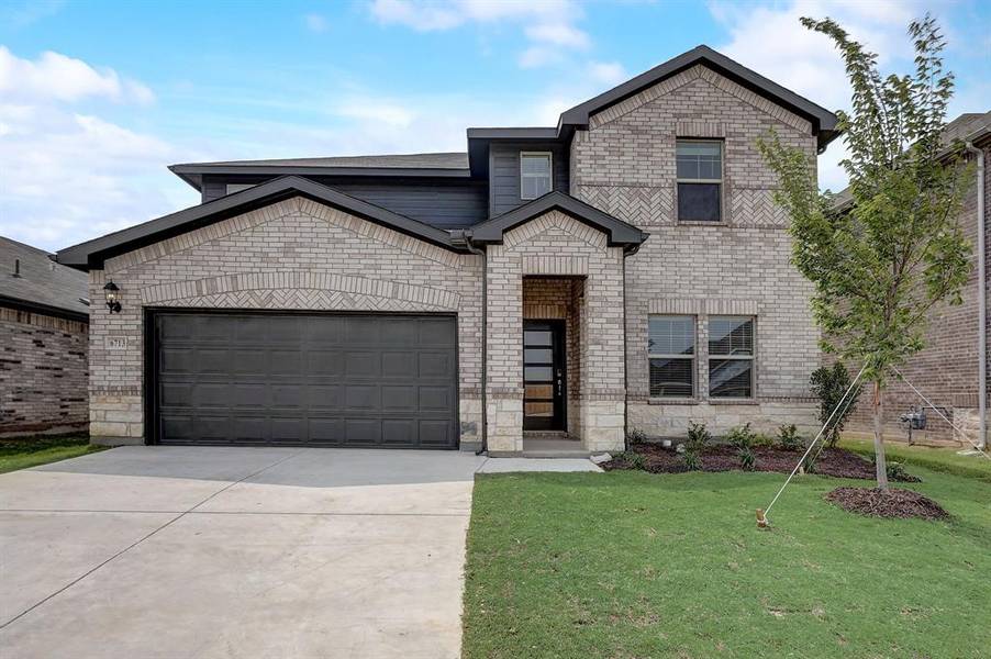 6713 IRON OAK Road, Crowley, TX 76036