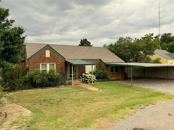 22684 N Rt 66 Highway, Clinton, OK 73601