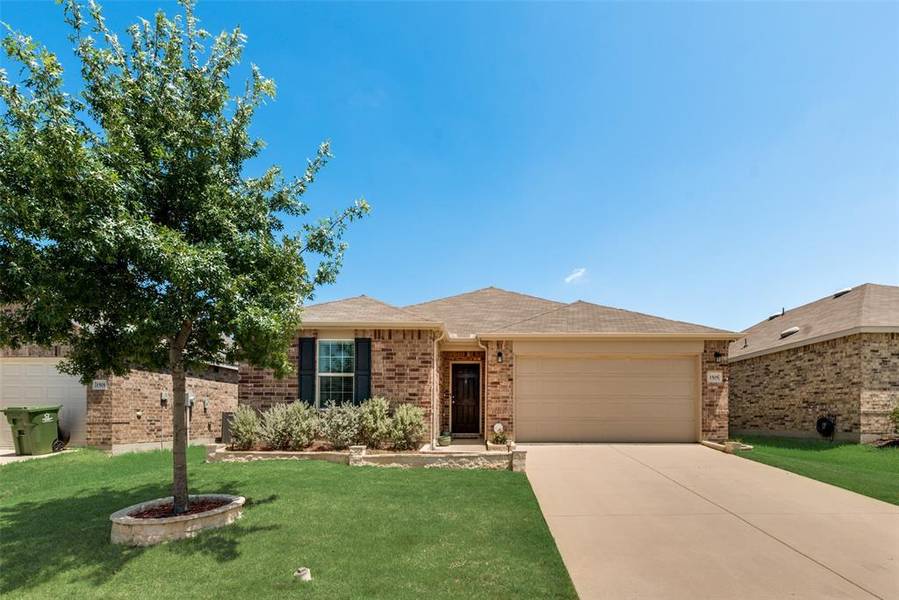 1505 Waggoner Drive, Aubrey, TX 76227