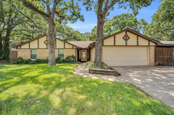 7013 Post Oak Drive, North Richland Hills, TX 76182