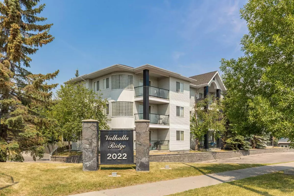 Calgary, AB T2J7H1,2022 Canyon Meadows DR SE #302