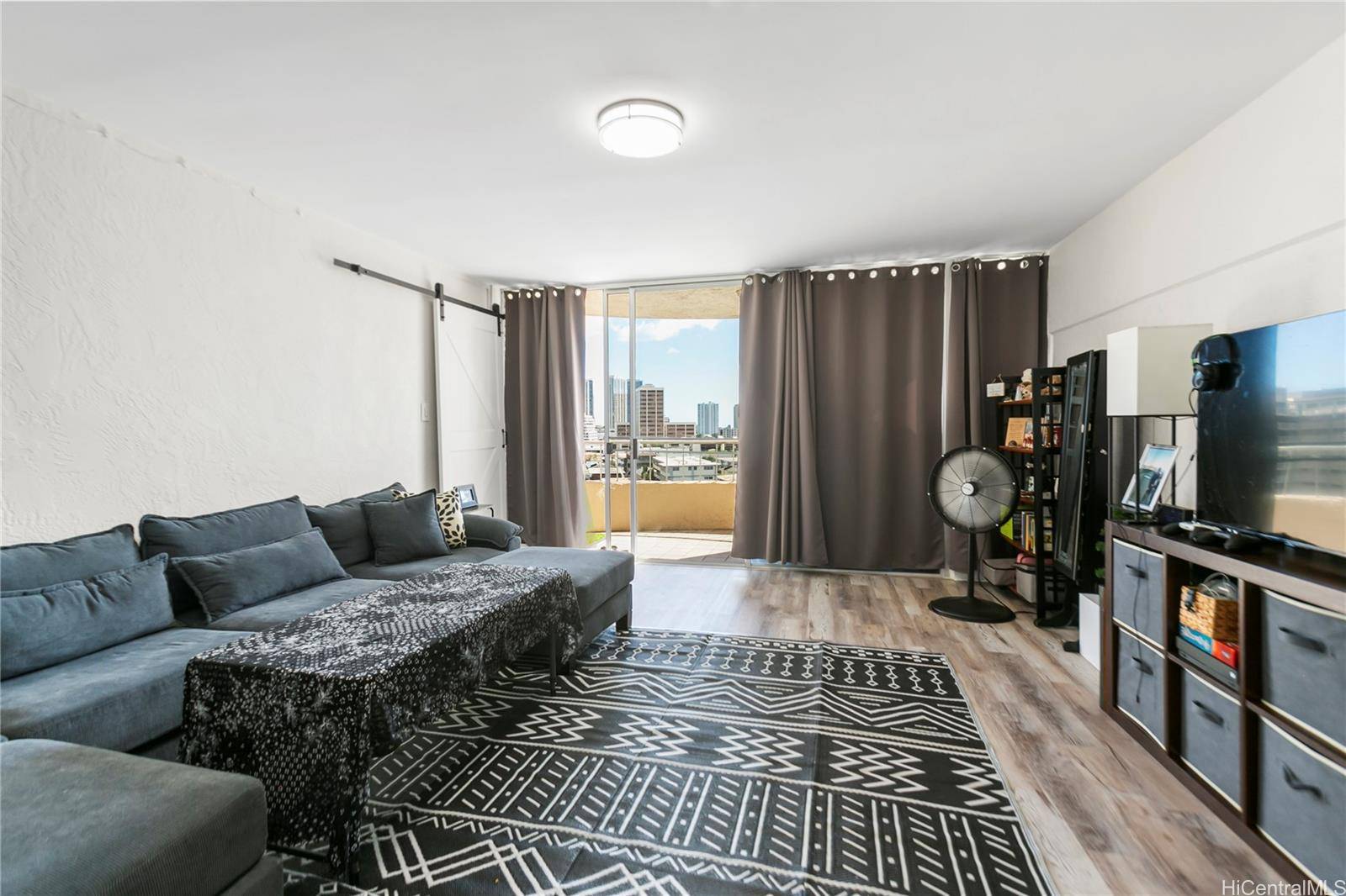 1447 Kewalo Street #707, Honolulu, HI 96822