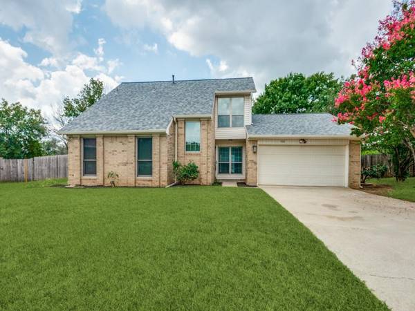 306 Dunaway Court, Euless, TX 76040