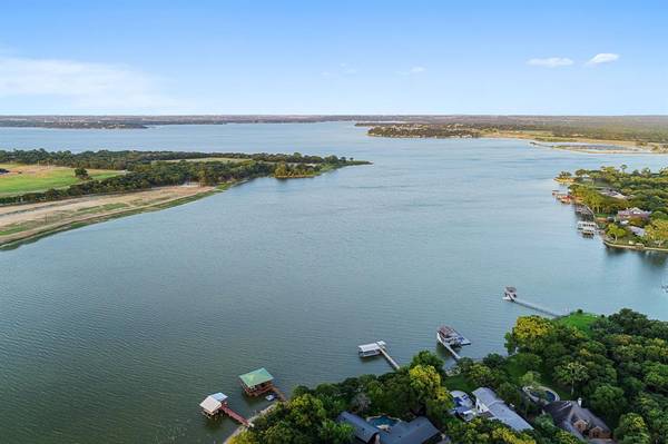 Azle, TX 76020,284 Shoreline Drive N