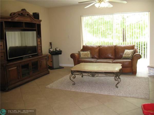 Tamarac, FL 33321,8531 W Southgate Shores Cir  #8531