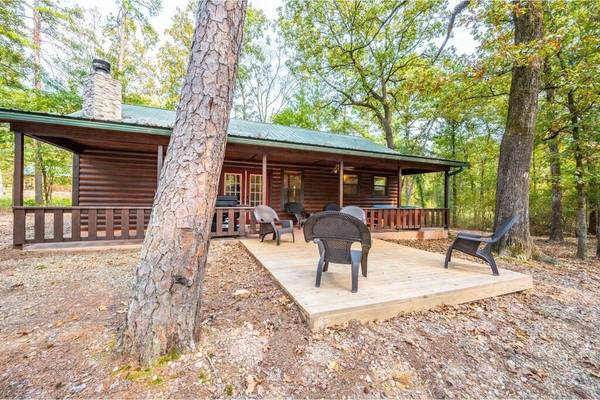 194 Pine Meadow Lane, Broken Bow, OK 74728