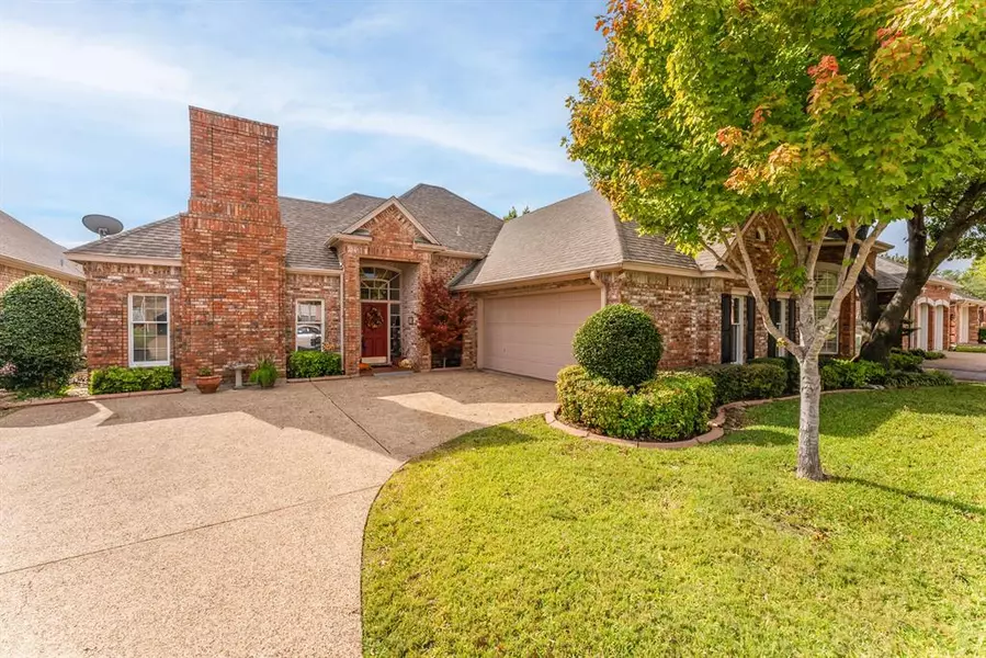 759 Village Green Drive, Desoto, TX 75115