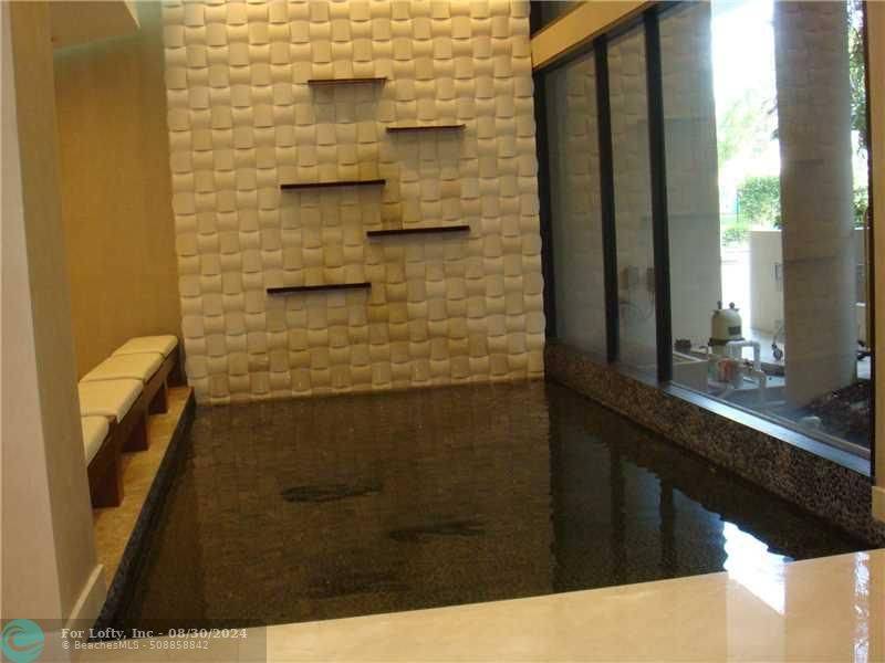 Aventura, FL 33180,19667 Turnberry Way  #3L