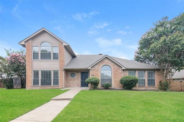 2210 Montclair Street, Lancaster, TX 75146