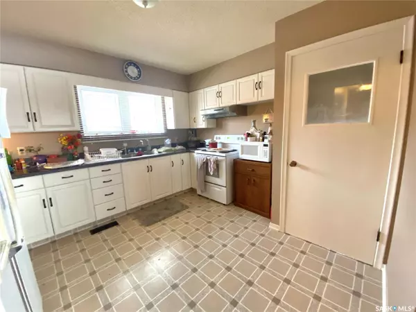 Swift Current, SK S9H 0P5,325 2nd AVENUE NW