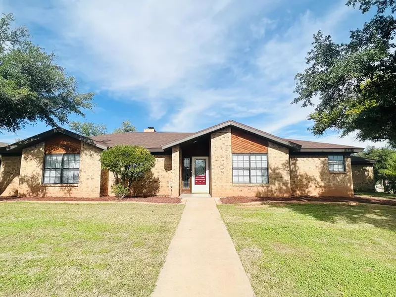 3802 Lake Ridge Dr, San Angelo, TX 76904