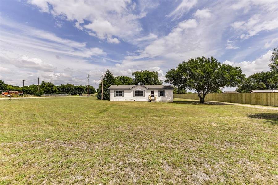 18533 Comanche Road, Justin, TX 76247